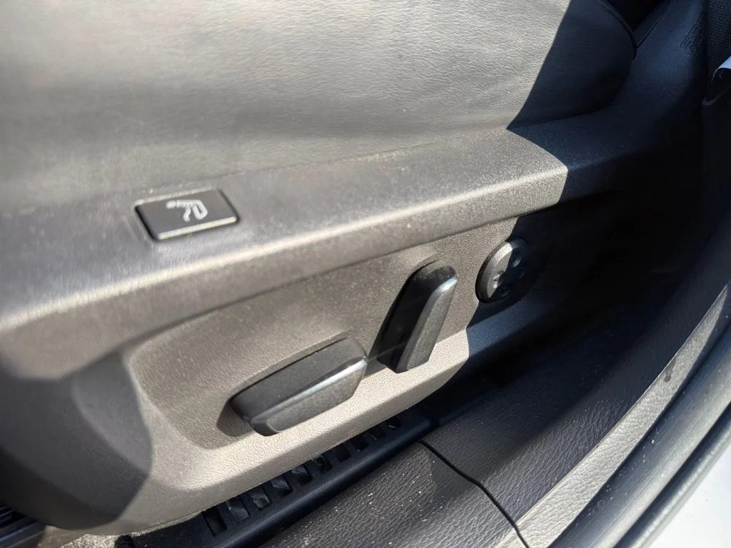 Used 2023  Mitsubishi SEL image 31
