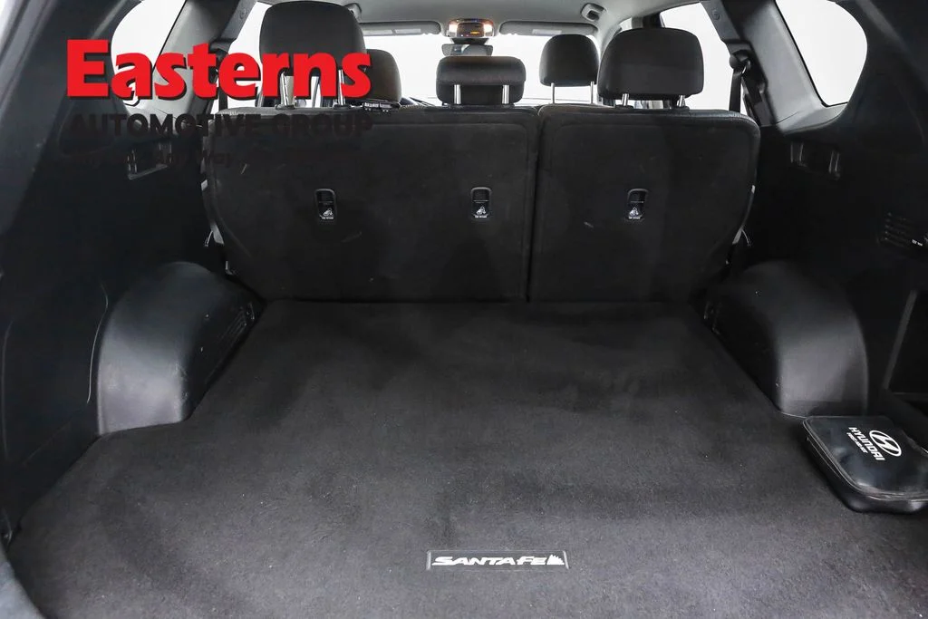 Used 2022 Black Hyundai SEL image 9