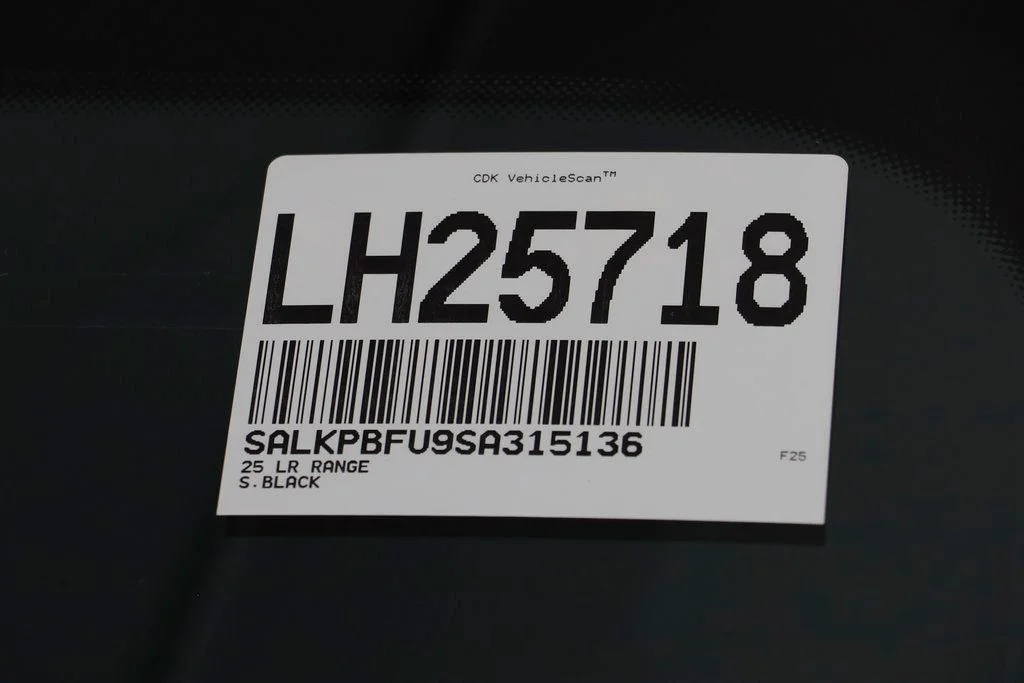 New 2025 Black Land Rover SE LWB 7 Passenger image 27