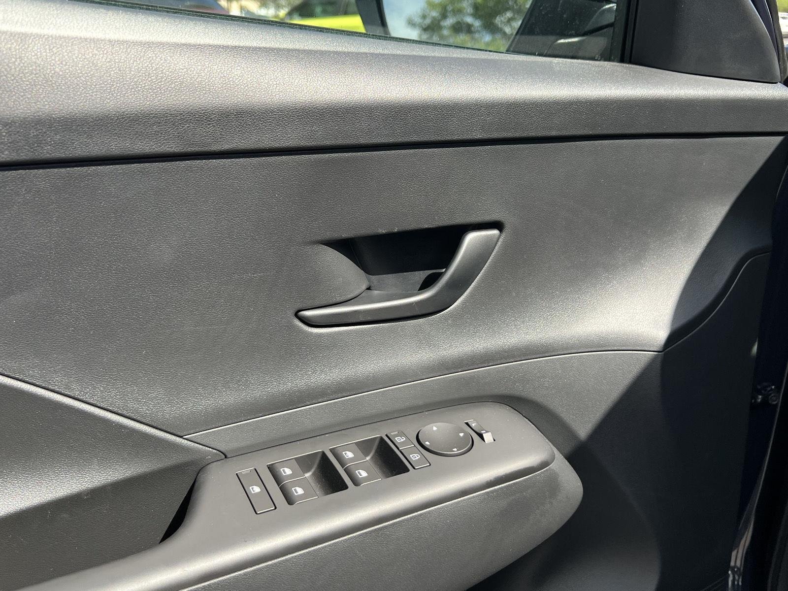 2026 Hyundai Kona SE - Photo 30