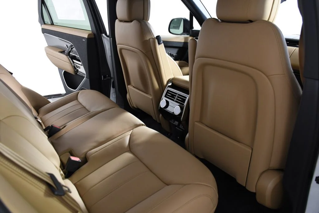 New 2026 Fuji White Land Rover SE image 21