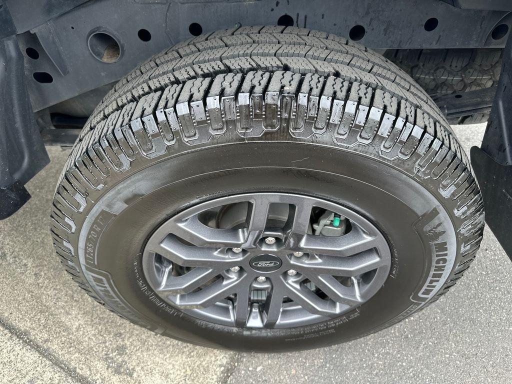 Used 2023 Azure Gray Metallic Ford XLT image 26