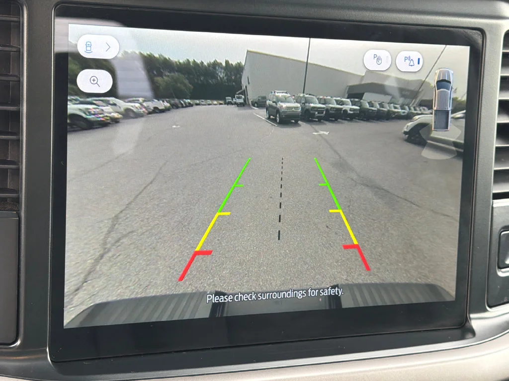 Used 2025 Silver Ford XLT image 28