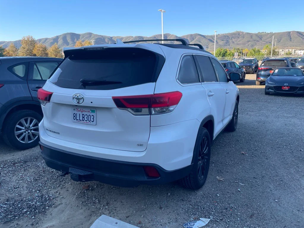 Used 2019  Toyota  image 7
