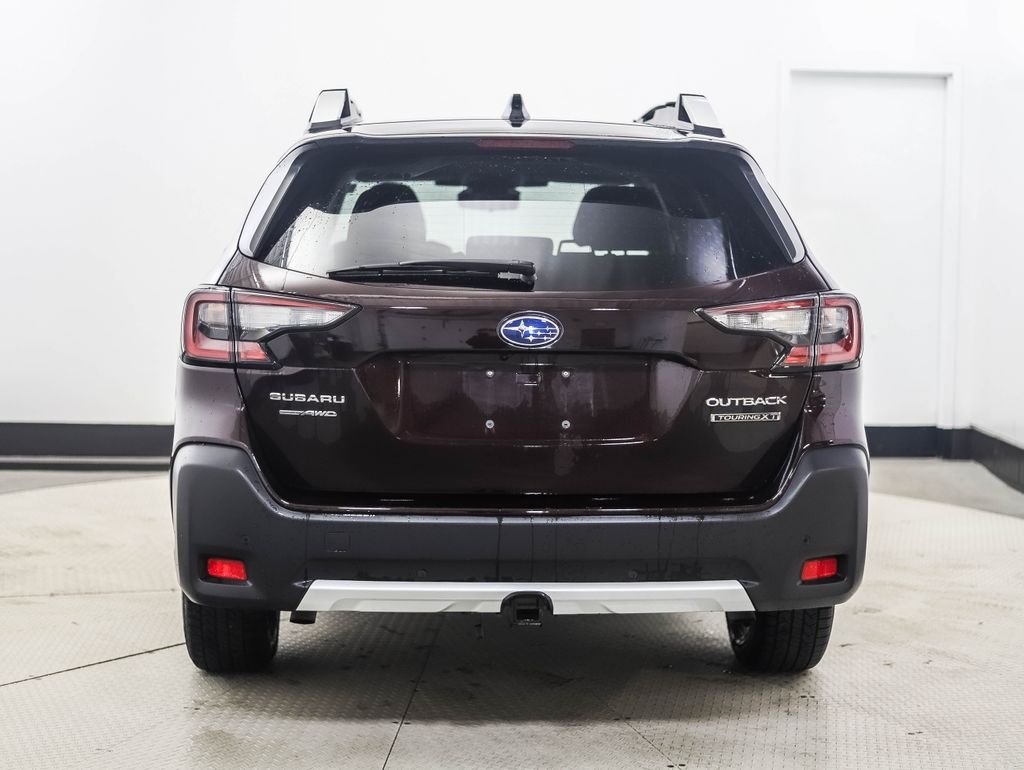 Used 2023  Subaru  image 4