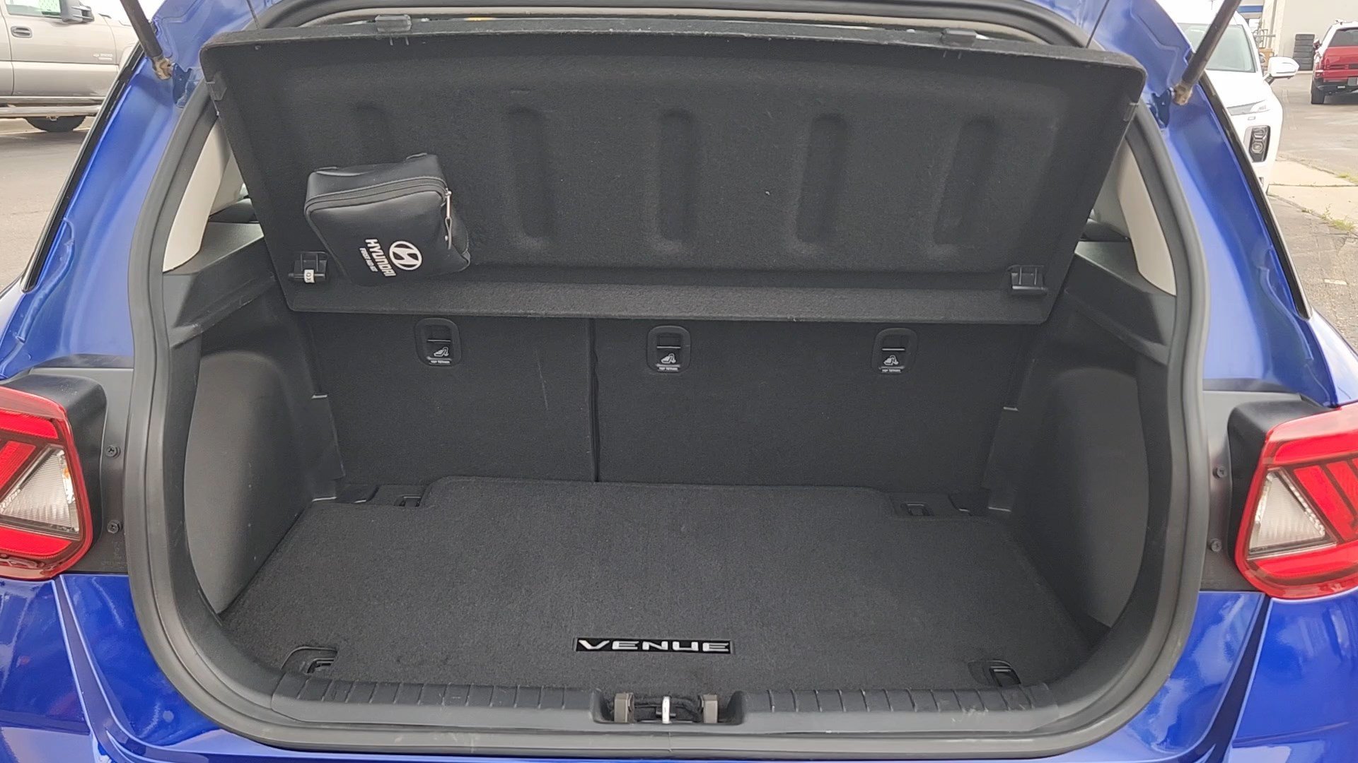 Used 2022 Intense Blue Hyundai SEL image 18
