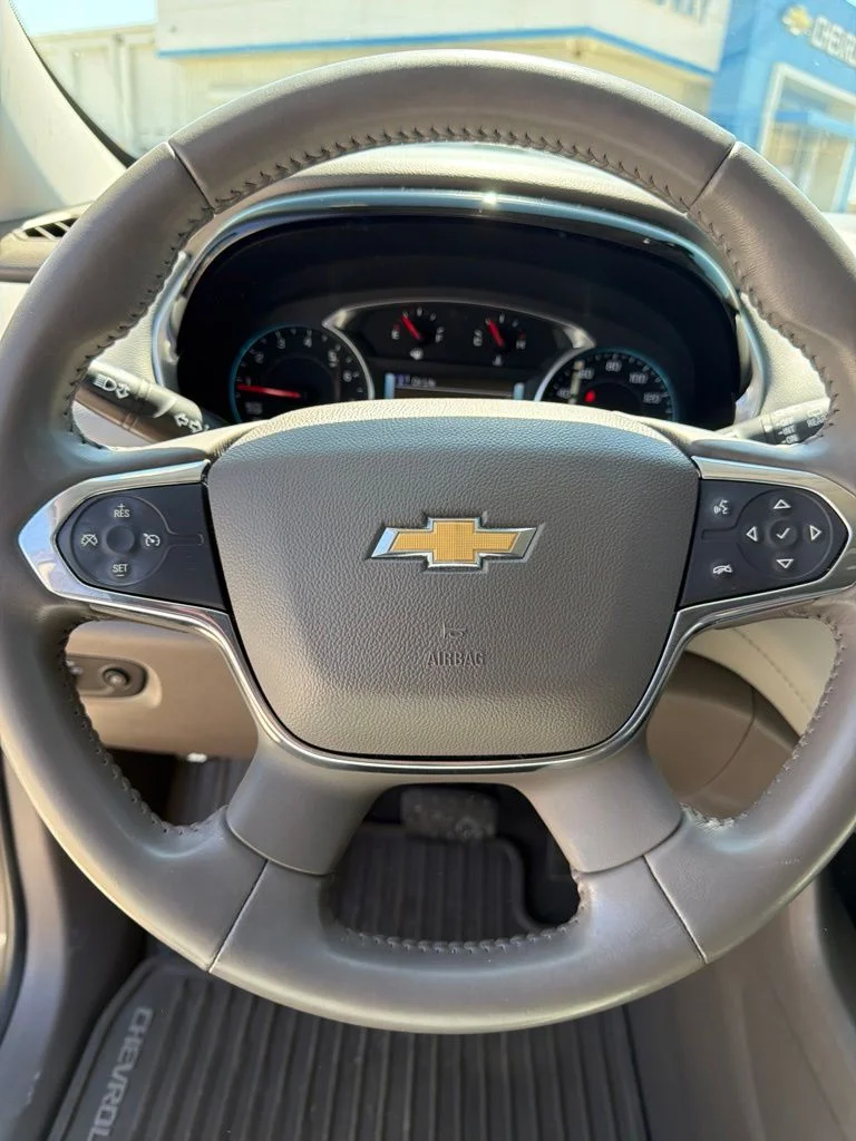 Used 2019 Gray Chevrolet 3LT image 14
