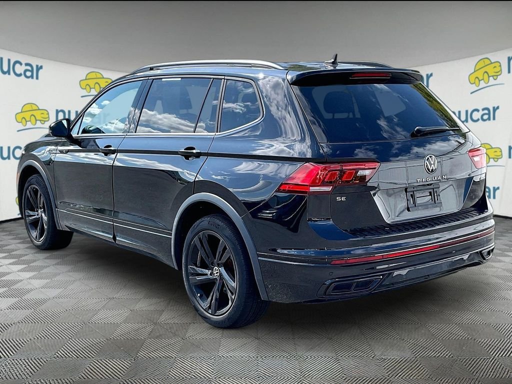 Used 2023 Black Volkswagen 2.0T SE R-Line Black image 4