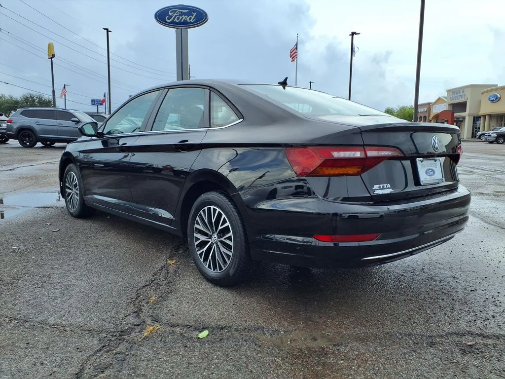 Used 2019 Black Volkswagen  image 2