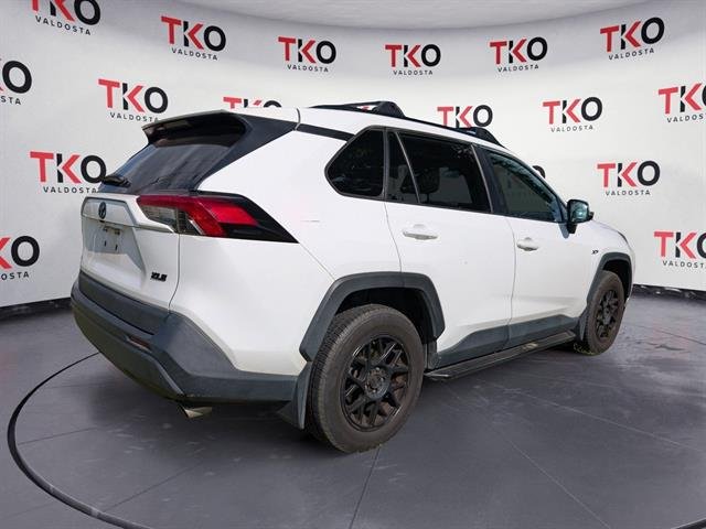 Used 2021 Super White Toyota XLE image 2
