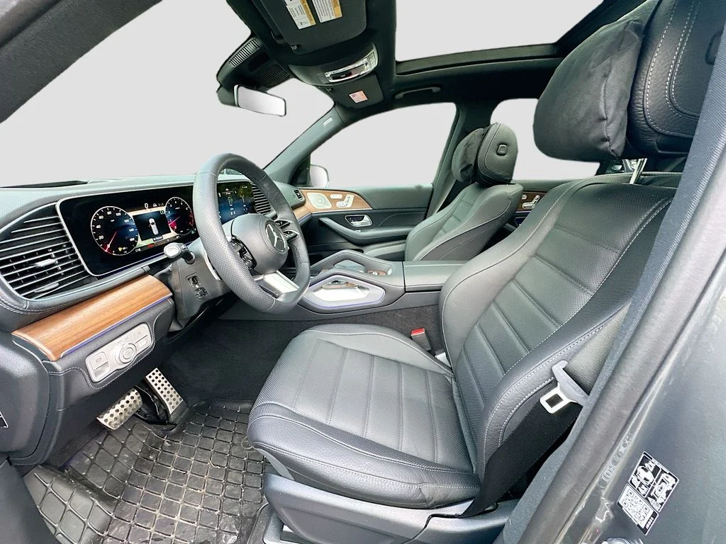 Used 2026  Mercedes-Benz GLS 580 image 22