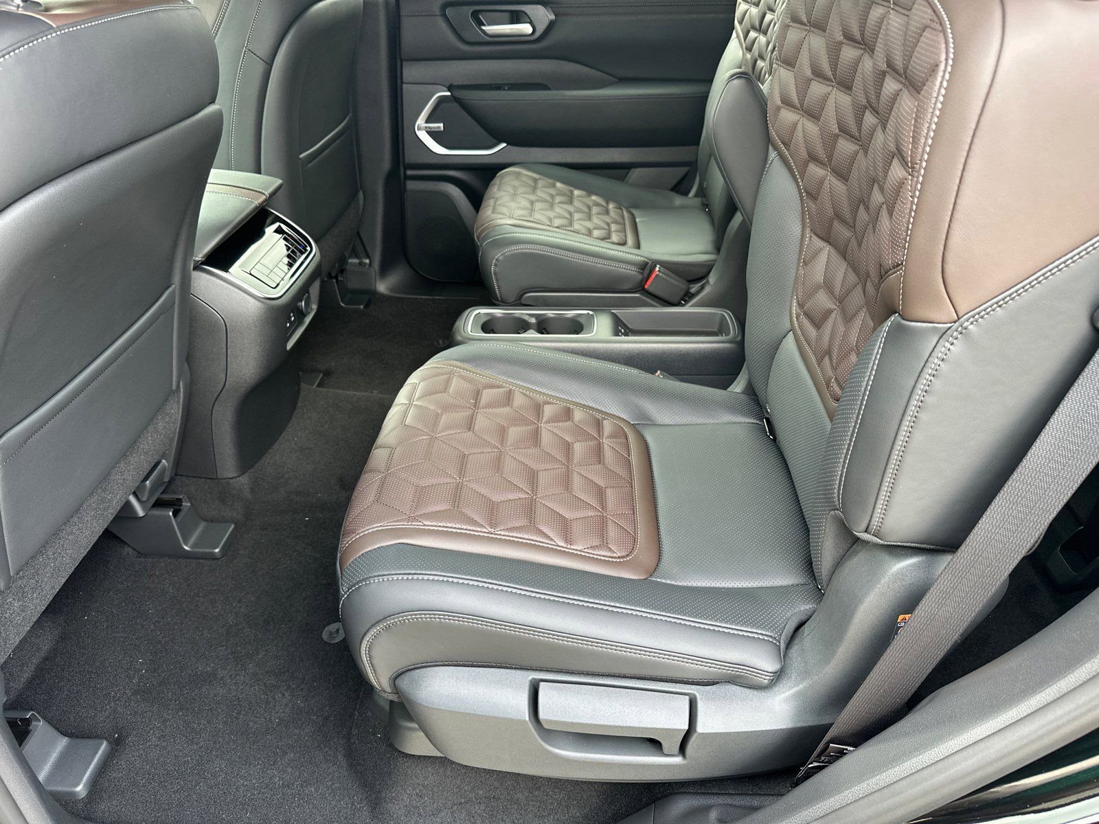 New 2026 Black Nissan Platinum Reserve image 23