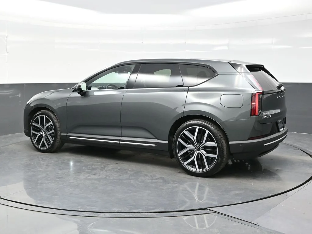 New 2027 Forest Lake Volvo Ultra image 4