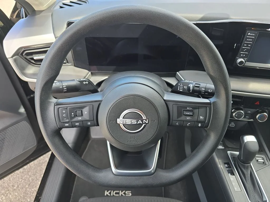 2025 Nissan Kicks S AWD - Photo 11