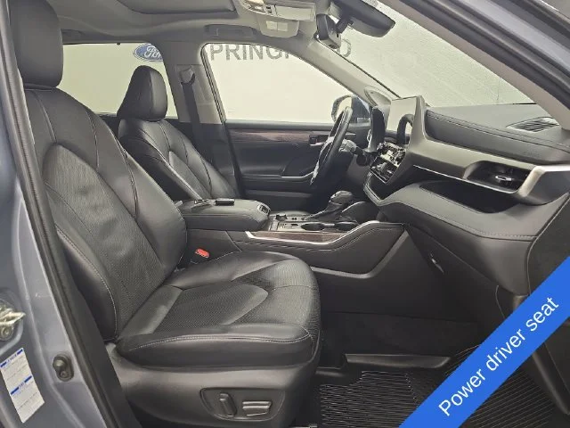 Used 2022 Moon Dust Toyota Limited image 10