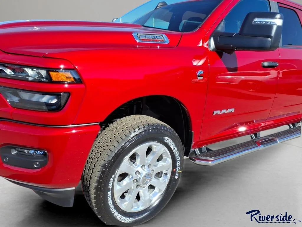 New 2026 Molten Red Pearl-Coat Exterior Paint RAM Big Horn image 4