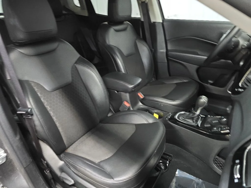 Used 2020 Gray Jeep Latitude image 15
