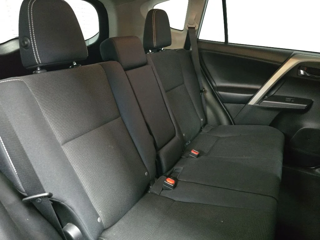 Used 2018 Gray Toyota XLE image 17