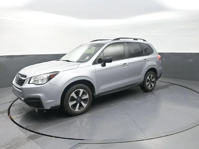 Used 2018 Silver Subaru 2.5i image 3