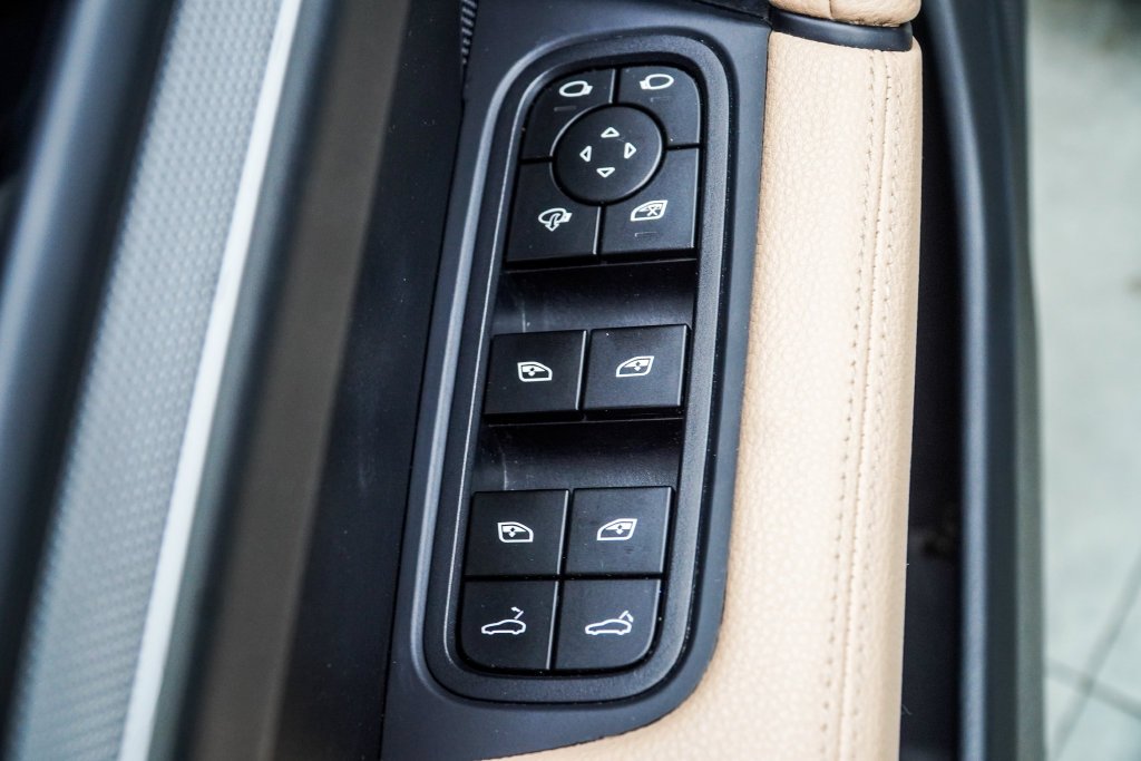 Used 2024 Gray Porsche Base image 43