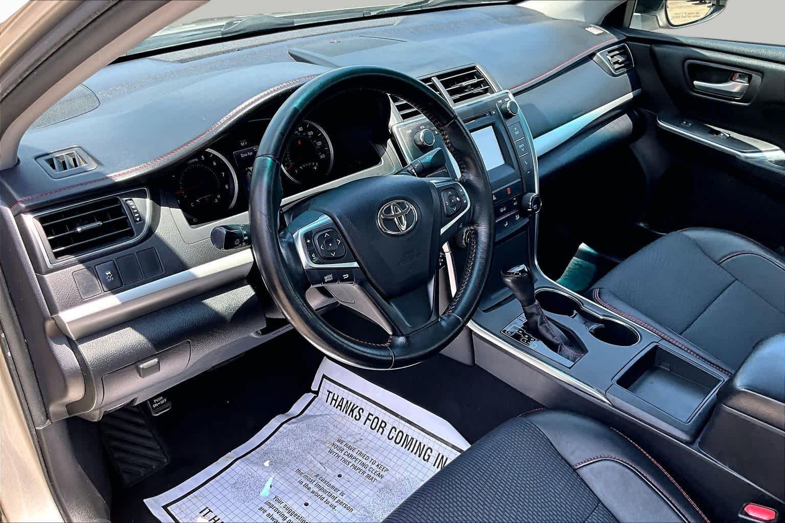 Used 2016 Creme Brulee Mica Toyota SE image 18