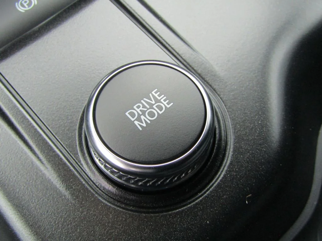 New 2027 Avalanche Gray Ford Active image 31