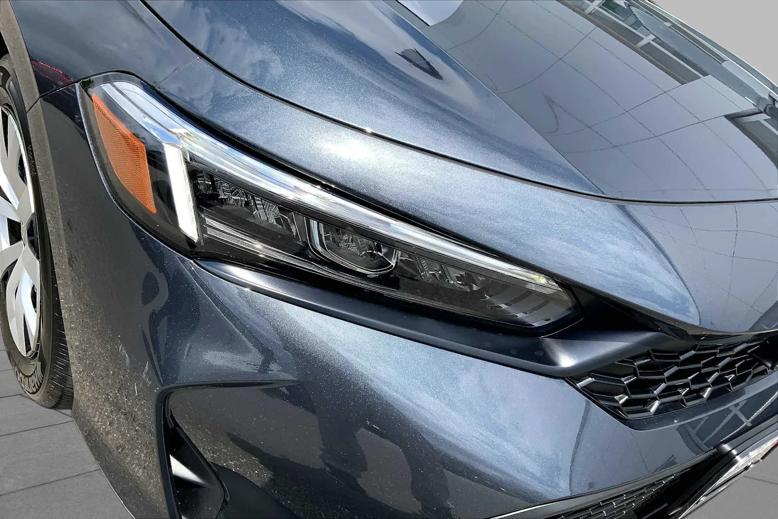 Used 2026 Meteorite Gray Metallic Honda LX image 25