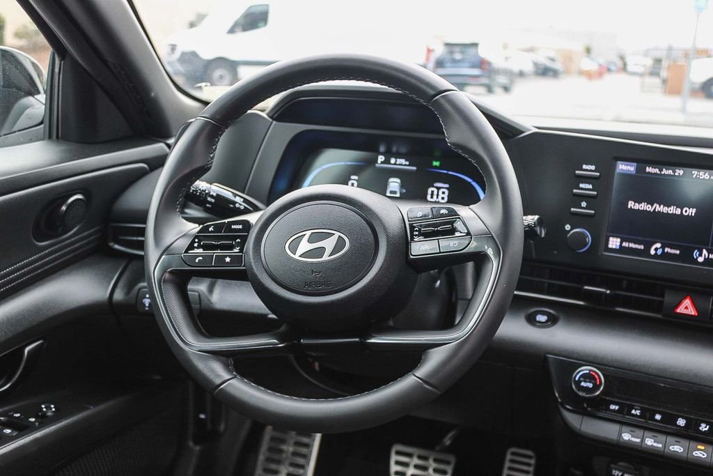 Certified Used 2025 White Hyundai SEL Sport image 18