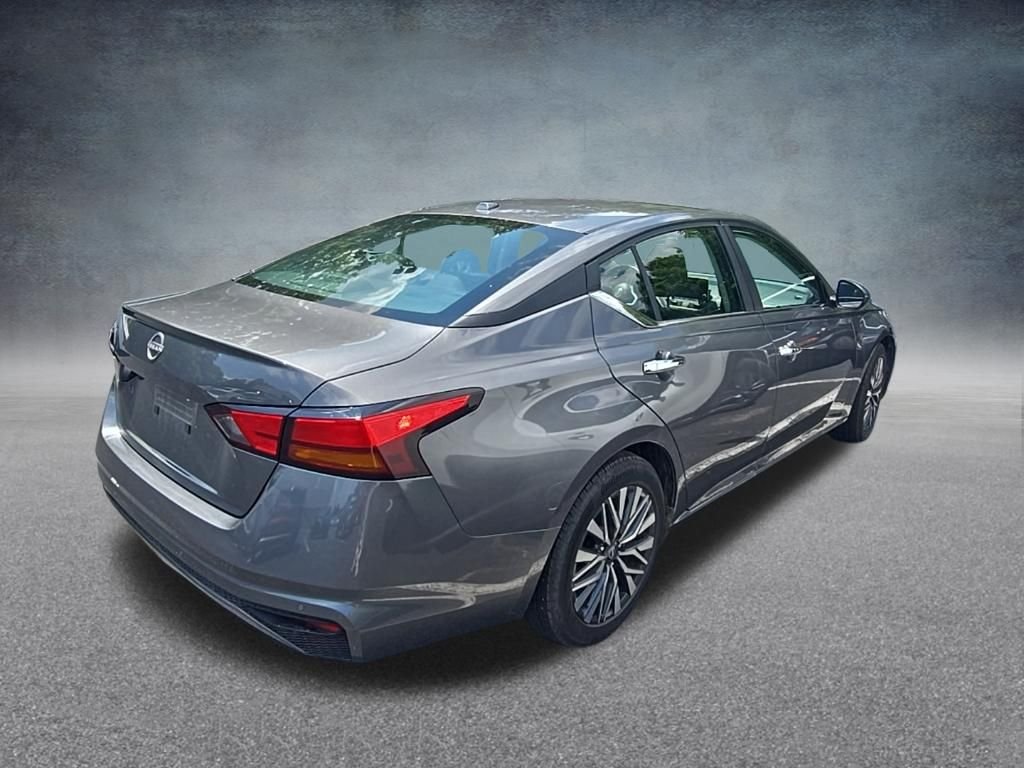 Used 2025 Gun Metallic Nissan 2.5 SV image 8