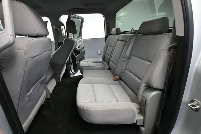 Used 2016 Silver Chevrolet LS image 28