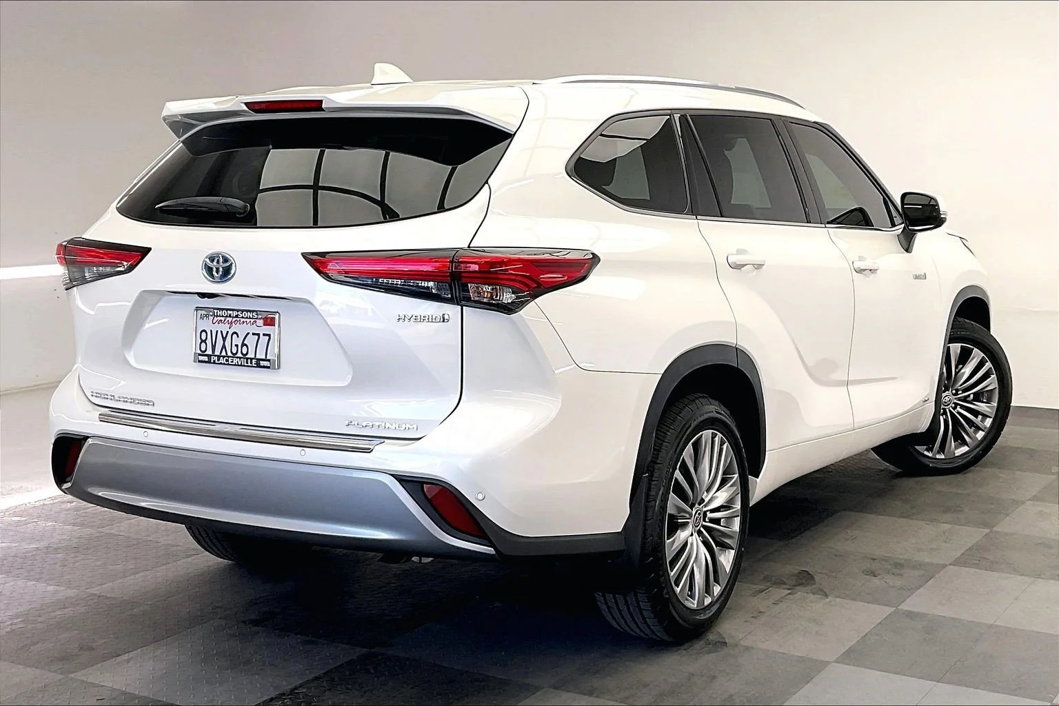 Used 2021 Blizzard Pearl Toyota Platinum image 13