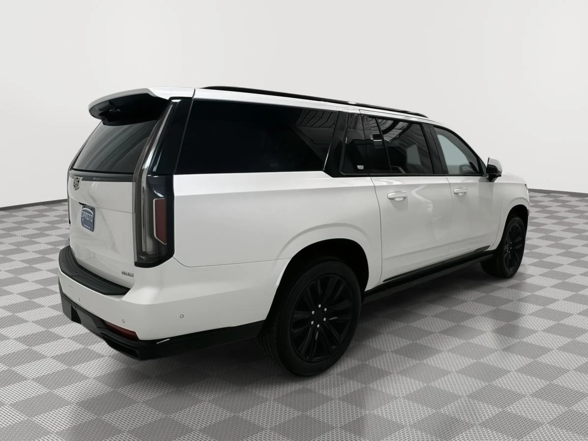 Used 2023 Crystal White Tricoat Cadillac Sport Platinum image 5