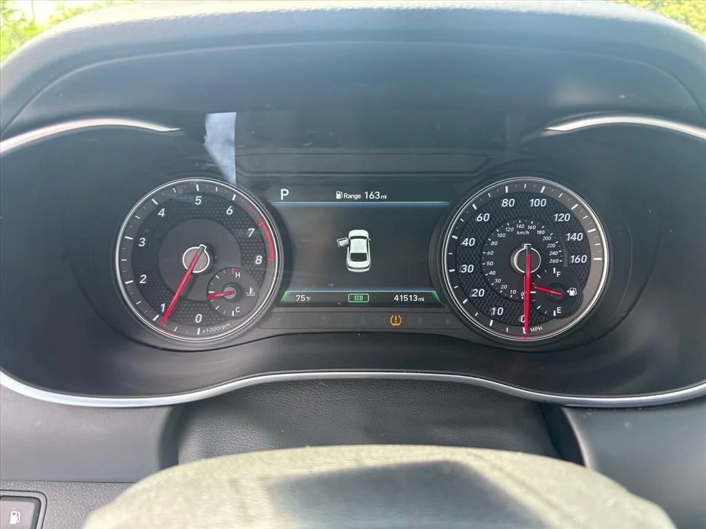 Used 2021 Black Genesis 2.0T image 8