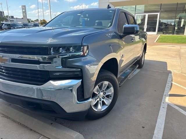 Used 2021 Gray Chevrolet LT image 3