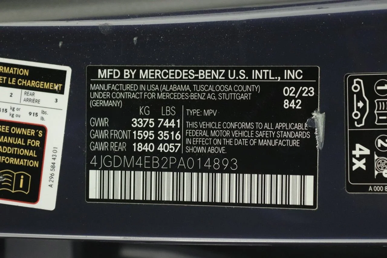 Certified Used 2023 Blue Mercedes-Benz 580 4MATIC® Premium Trim image 16