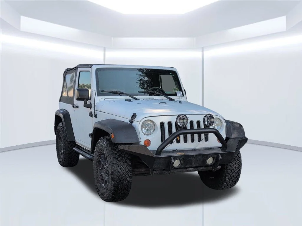 Used 2008 Green Jeep X image 8