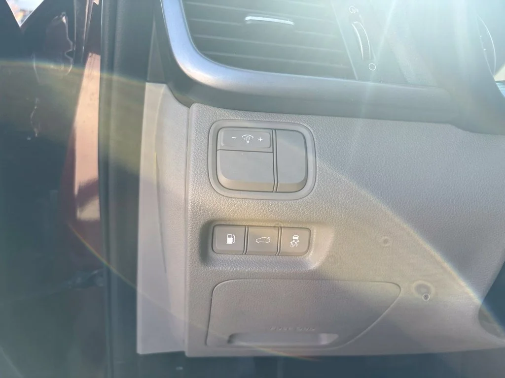 Used 2017 Purple Kia LX image 24