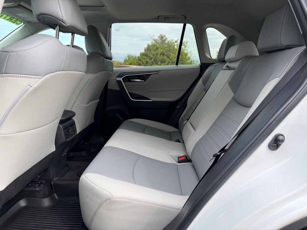 Used 2025 Beige Toyota XLE Premium image 29