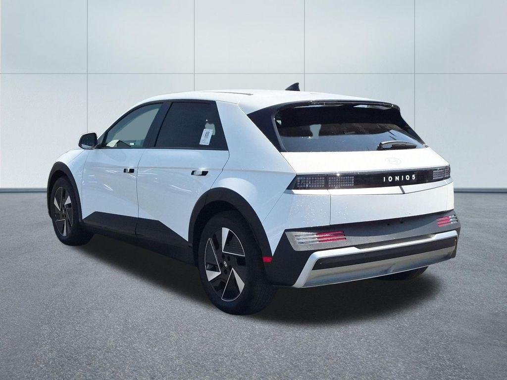 New 2026 White Hyundai SEL image 4