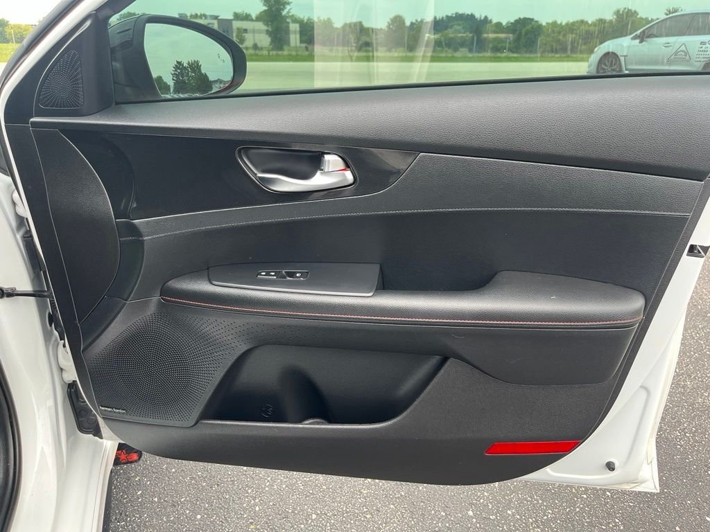 Used 2021 White Kia GT image 11