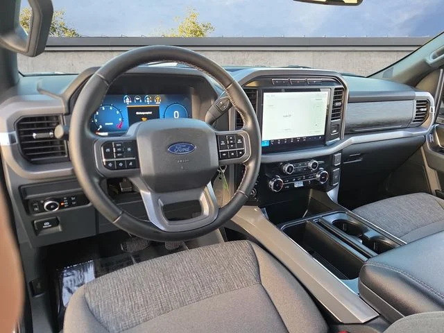 Certified Used 2024 Avalanche Ford XLT image 10