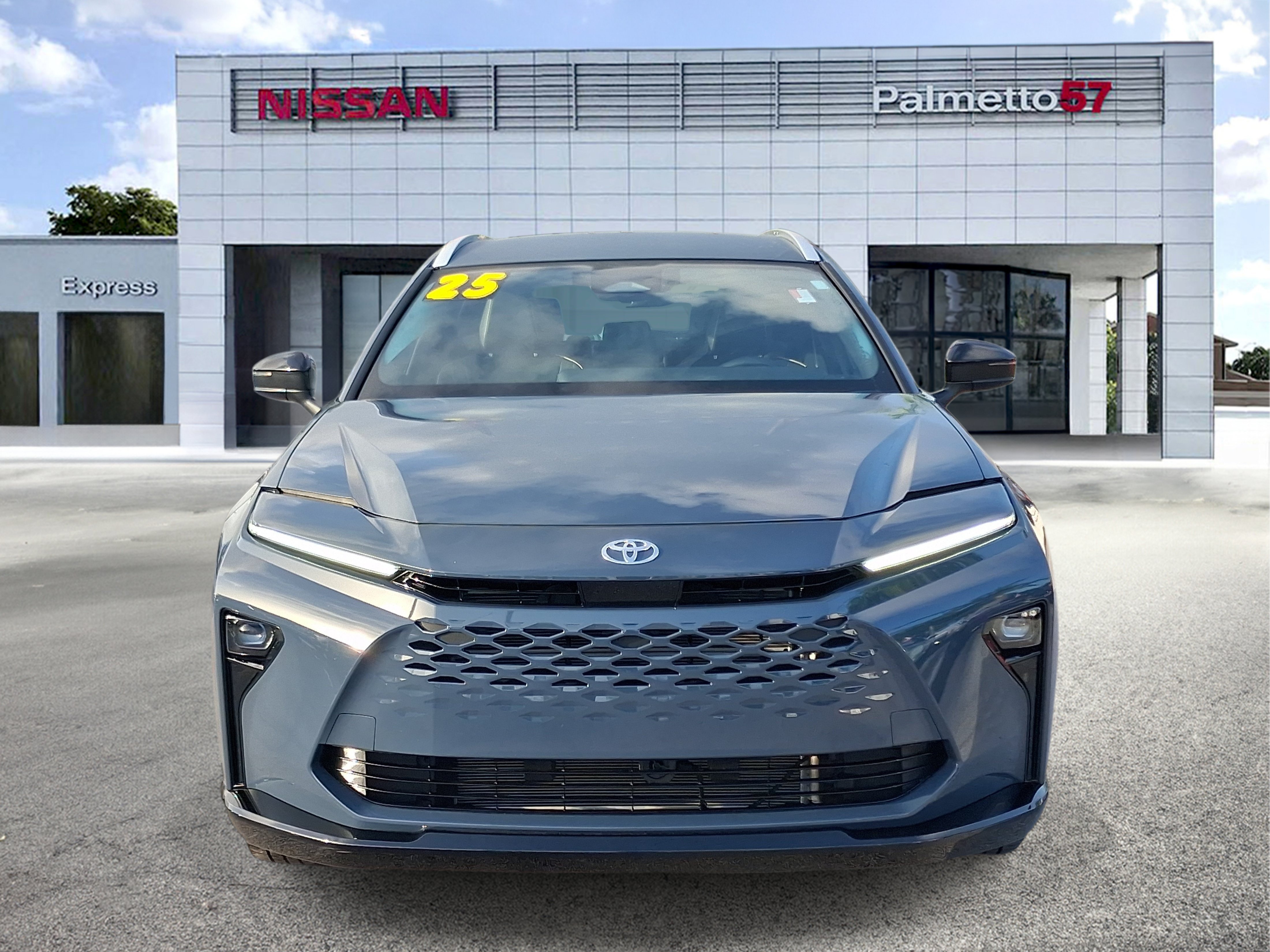 Used 2025 White Toyota XLE image 2