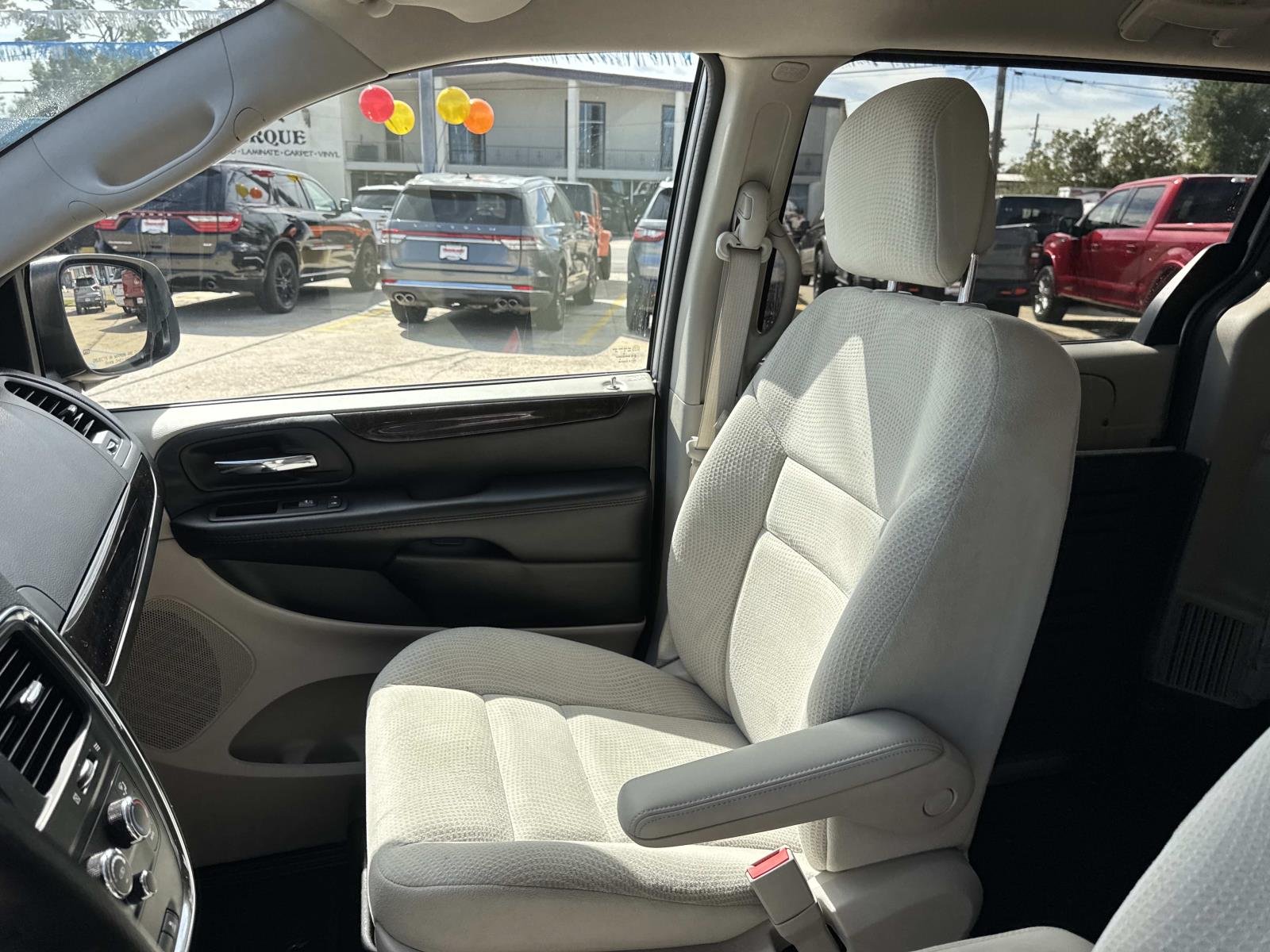 Used 2017 Silver Dodge SE image 16