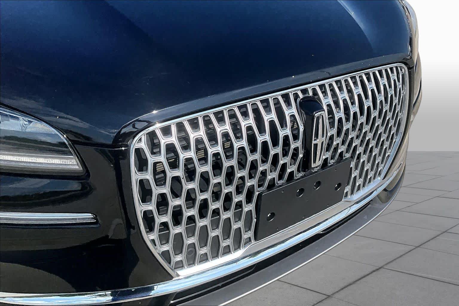 Used 2024 Infinite Black Metallic Clearcoat Lincoln Premiere image 28