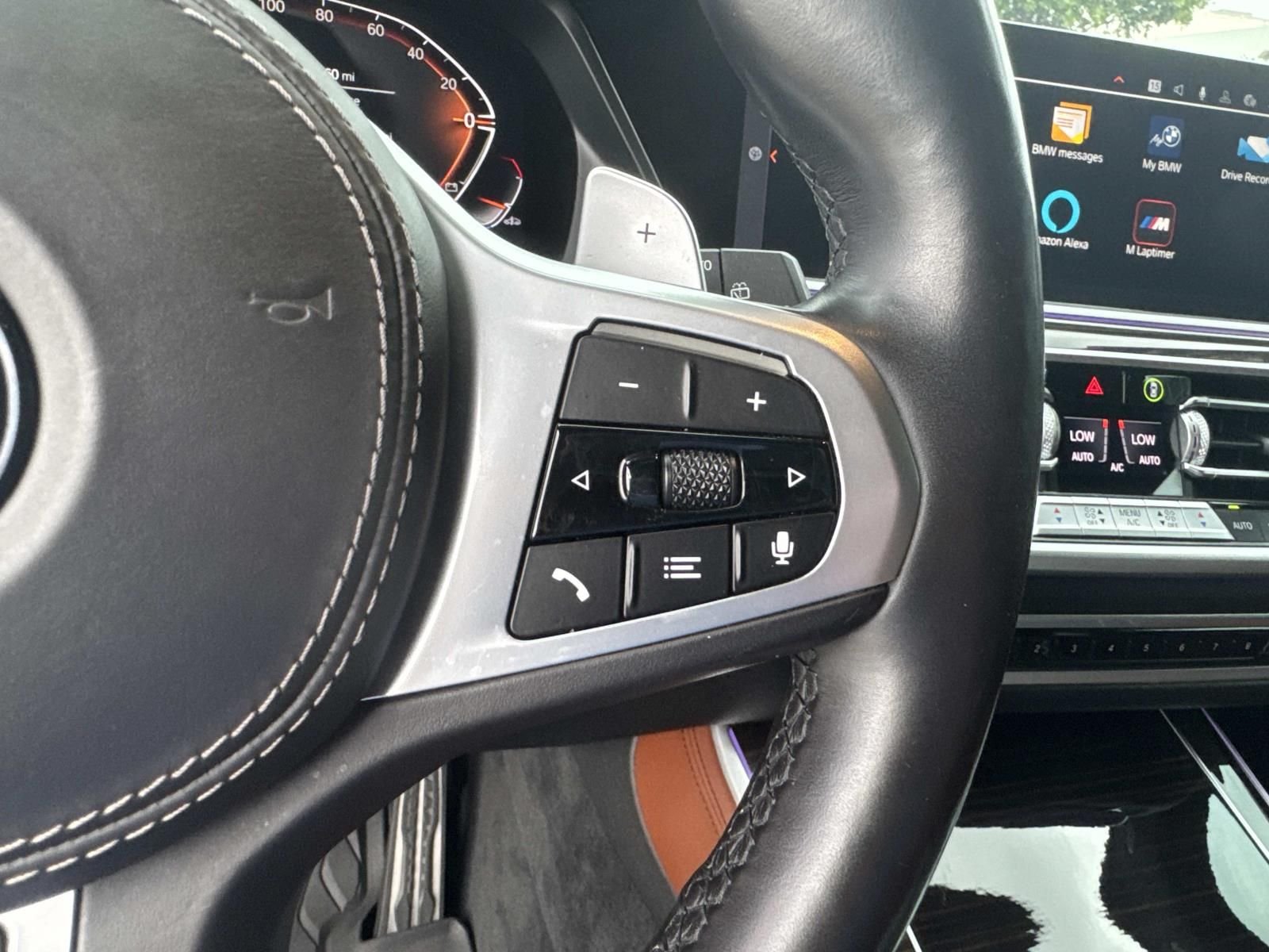 Used 2021 White BMW xDrive40i image 24