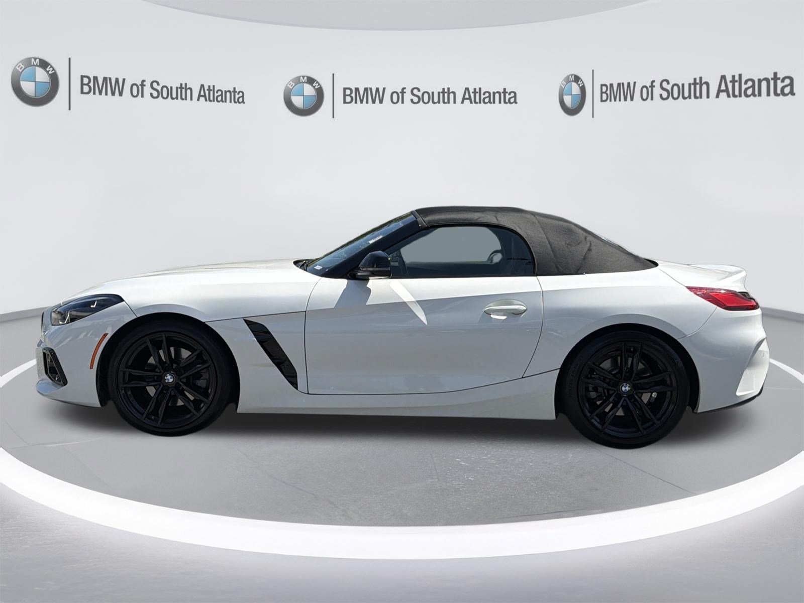 Used 2024 Alpine White BMW sDrive30i image 19