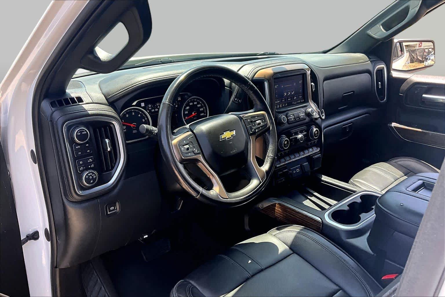 Used 2022 Iridescent Pearl Tricoat Chevrolet High Country image 18