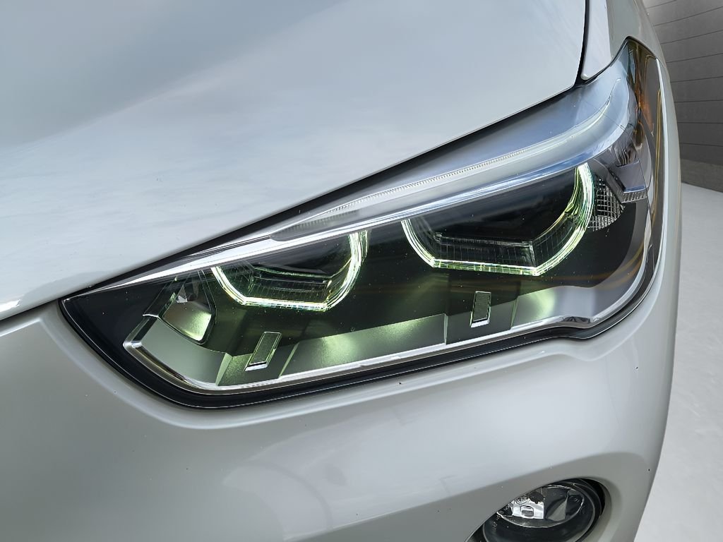 Used 2017 Mineral White Metallic BMW xDrive28i image 31