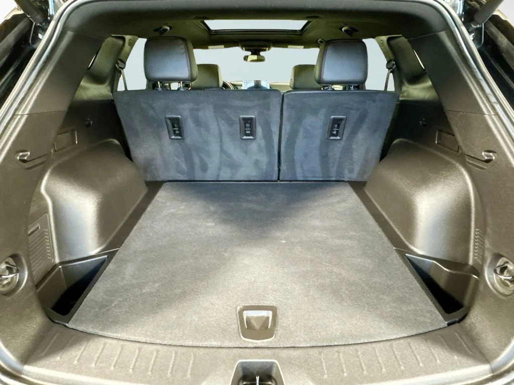 Used 2023 Black Chevrolet RS image 21