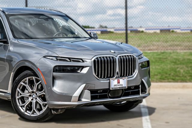 Used 2024 Gray BMW xDrive40i image 8